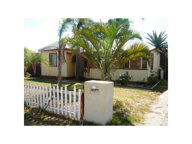 219 Third Street, Wonthella WA 6530