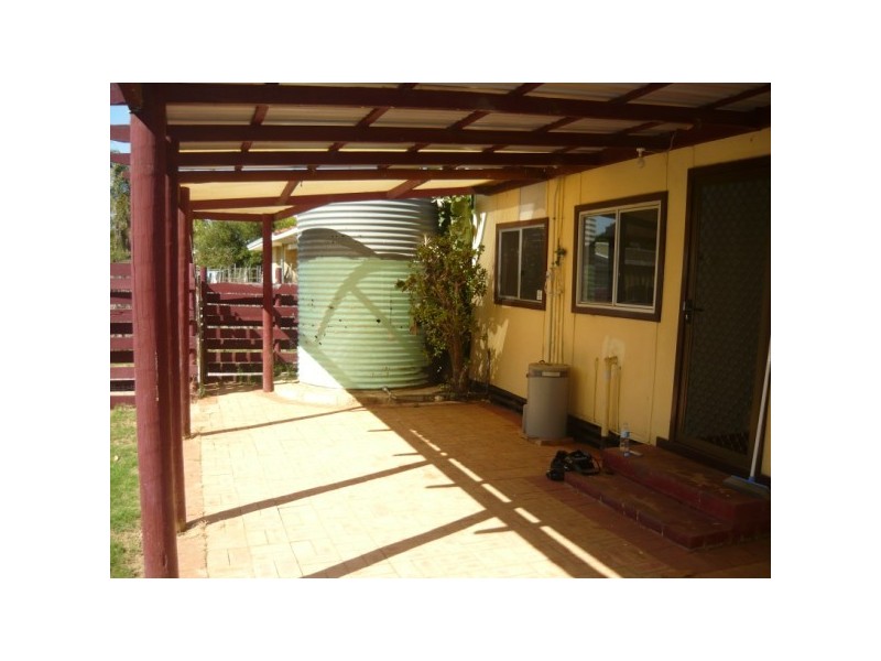 219 Third Street, Wonthella WA 6530