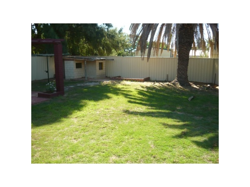 219 Third Street, Wonthella WA 6530