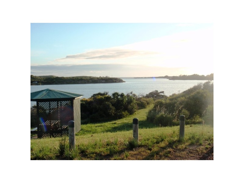 24 Thames Drive, Cape Burney WA 6532