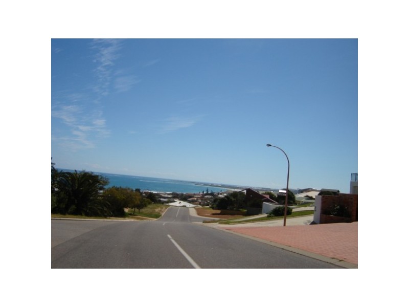 Villa 2 Derna Parade, Wandina WA 6530