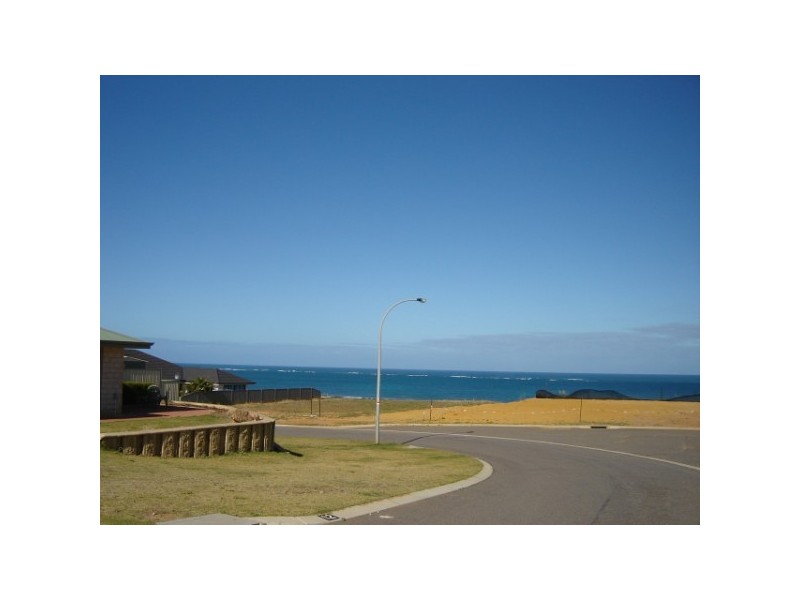 17 Beacon Rise, Wandina WA 6530