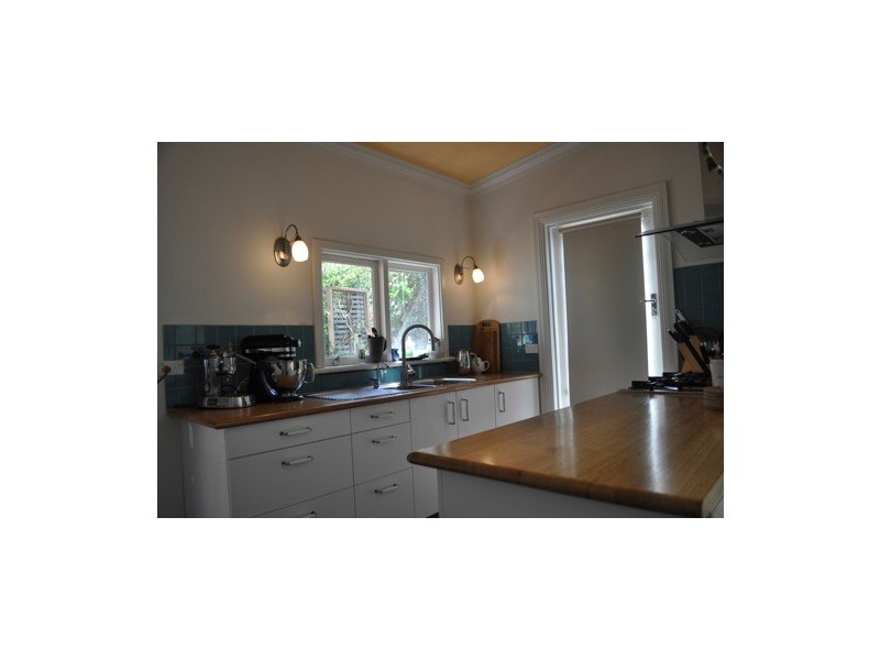 136 Shenton Street, Beachlands WA 6530