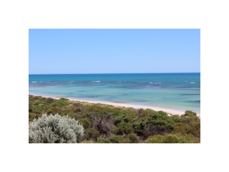 17 Hillview Drive, Drummond Cove WA 6532