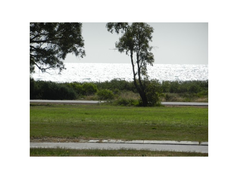 5 Estuary Way, Drummond Cove WA 6532