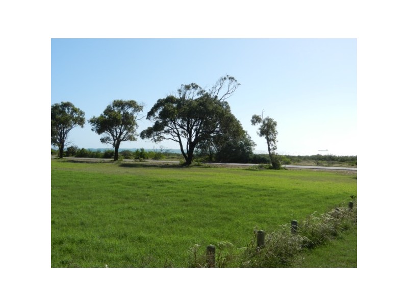 5 Estuary Way, Drummond Cove WA 6532