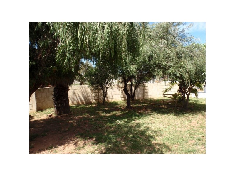 11 Whitfield Street, Beachlands WA 6530