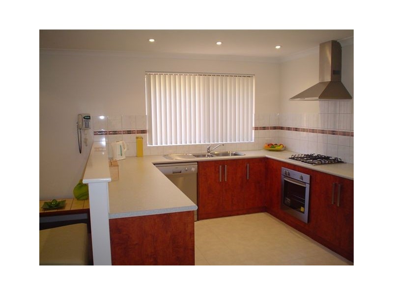 2/237 Seventh Street, Wonthella WA 6530