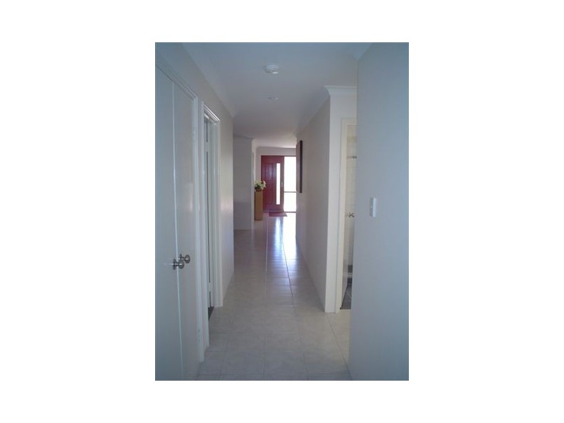 2/237 Seventh Street, Wonthella WA 6530