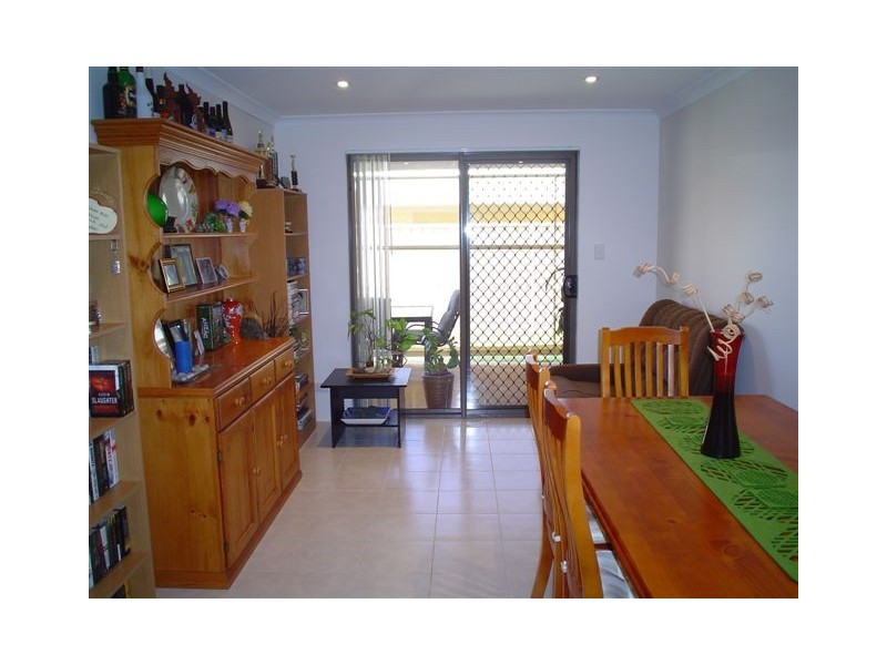 2/237 Seventh Street, Wonthella WA 6530