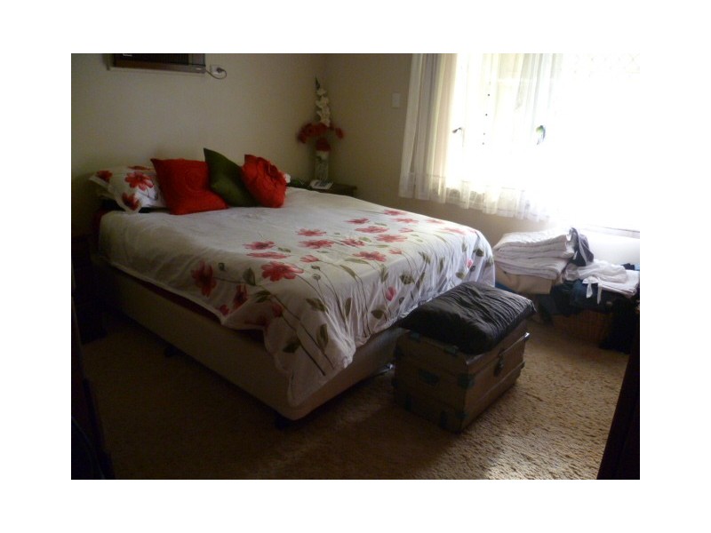 6 Grevillia Street, Utakarra WA 6530