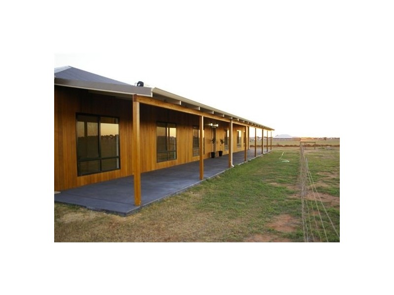 38 Sadler Way, Deepdale WA 6532