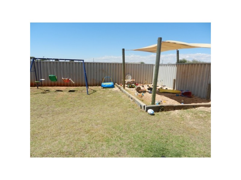 5 Roding Court, Deepdale WA 6532