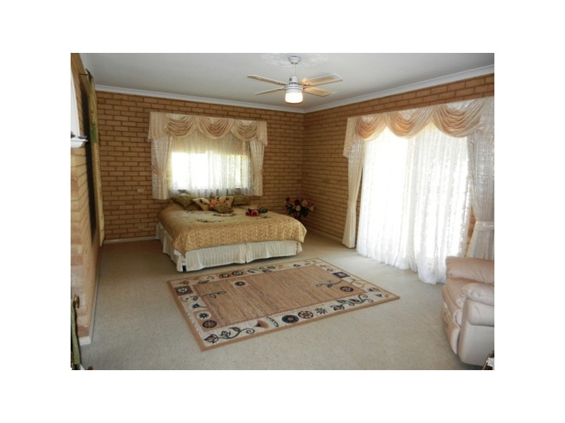 25 Chapman Valley Road, Glenfield WA 6532