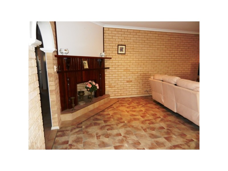 25 Chapman Valley Road, Glenfield WA 6532