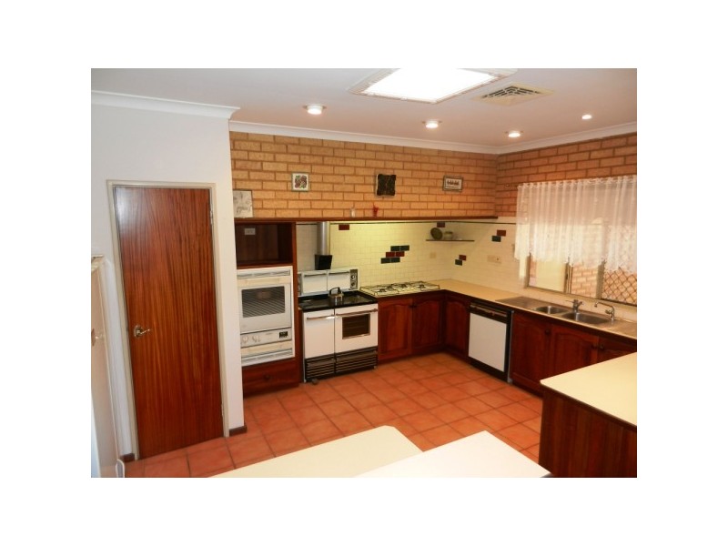 25 Chapman Valley Road, Glenfield WA 6532