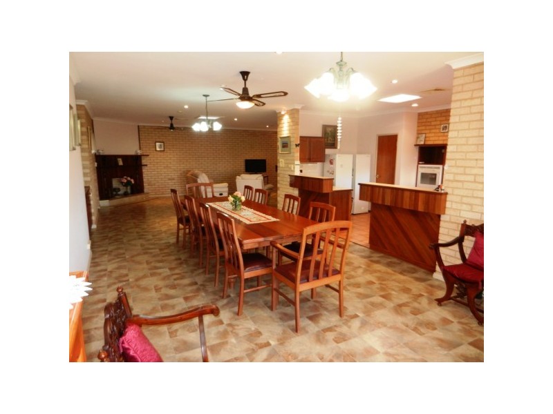 25 Chapman Valley Road, Glenfield WA 6532