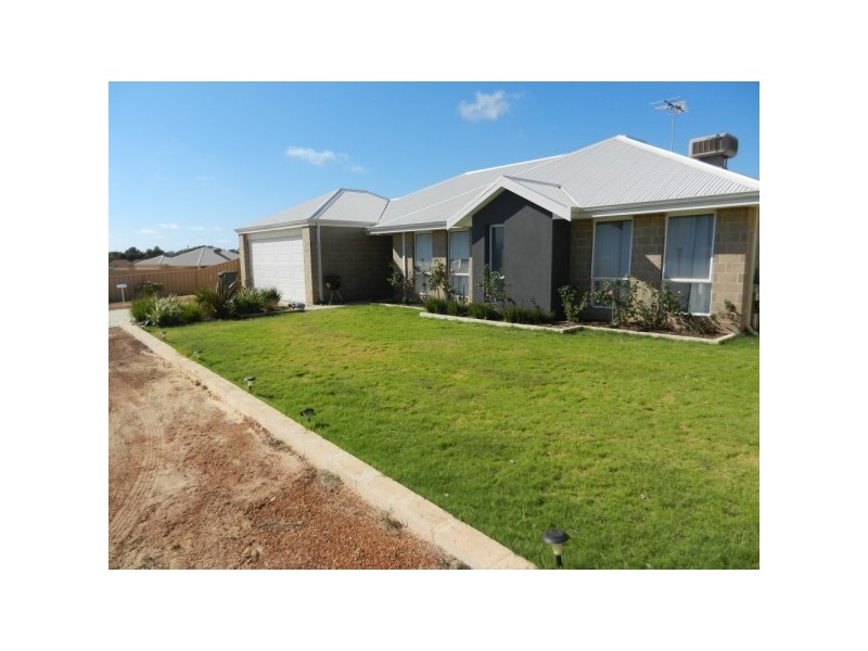13 Rosa Park Boulevard, Webberton WA 6530