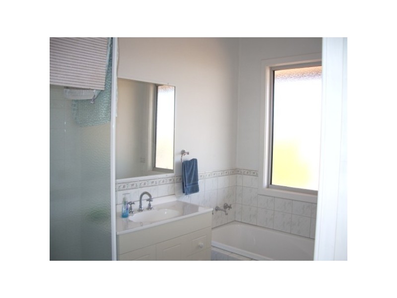 4 Meadow Lane, Walkaway WA 6528