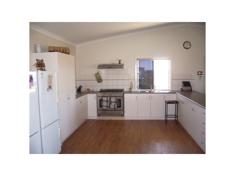 4 Meadow Lane, Walkaway WA 6528