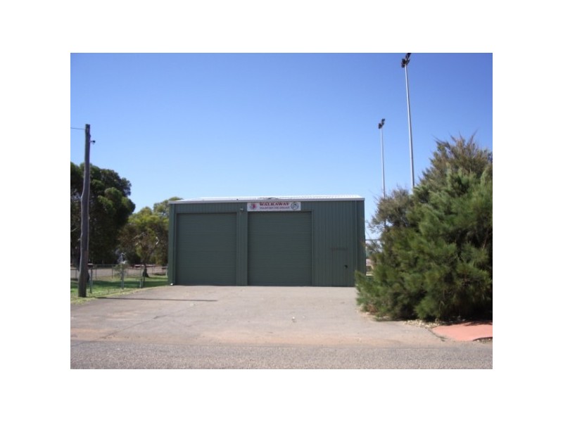 4 Meadow Lane, Walkaway WA 6528