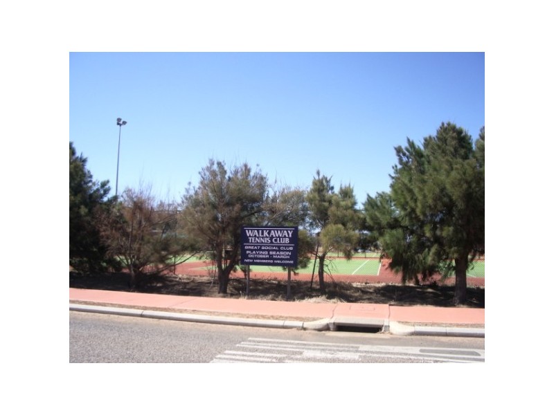 4 Meadow Lane, Walkaway WA 6528