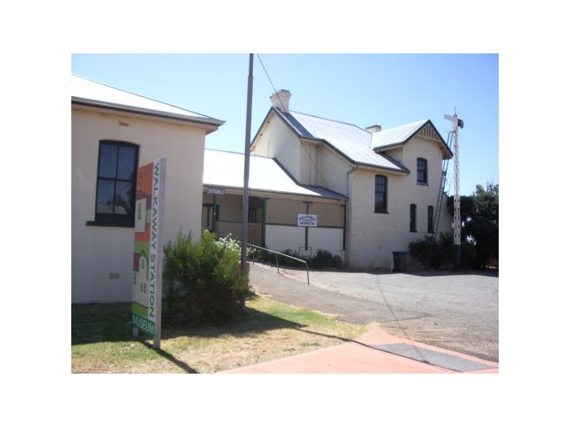 4 Meadow Lane, Walkaway WA 6528