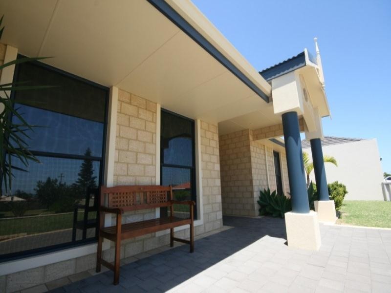 5 Dante Tarn, Wandina WA 6530