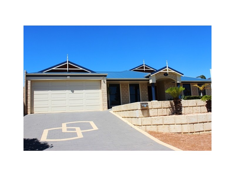 5 Dante Tarn, Wandina WA 6530