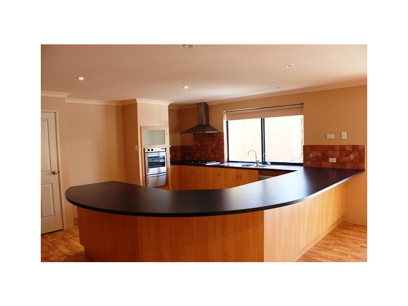 5 Dante Tarn, Wandina WA 6530