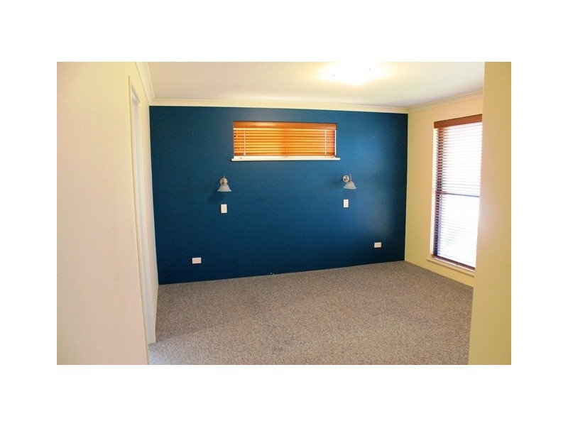 5 Dante Tarn, Wandina WA 6530