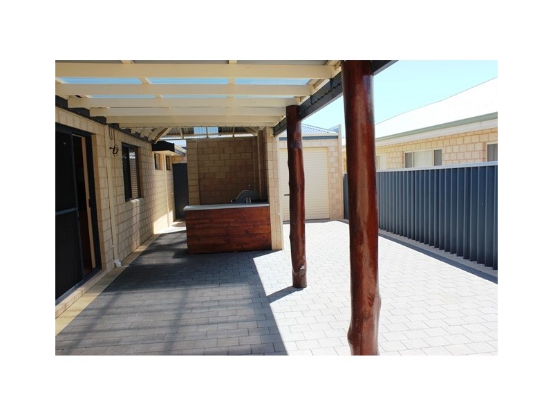 5 Dante Tarn, Wandina WA 6530