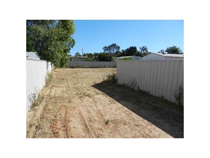 210 B Sixth Street, Wonthella WA 6530