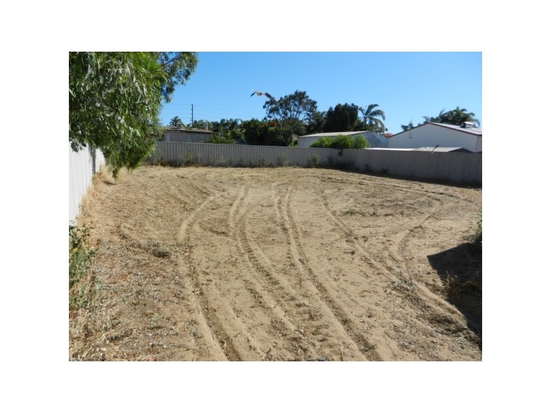 210 B Sixth Street, Wonthella WA 6530