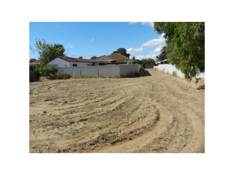 210 B Sixth Street, Wonthella WA 6530