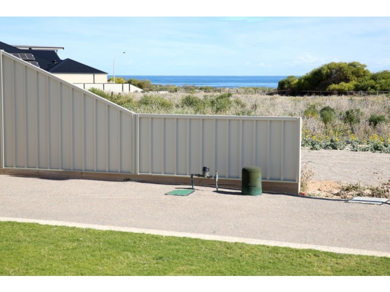 9 Surfside Terrace, Glenfield WA 6532