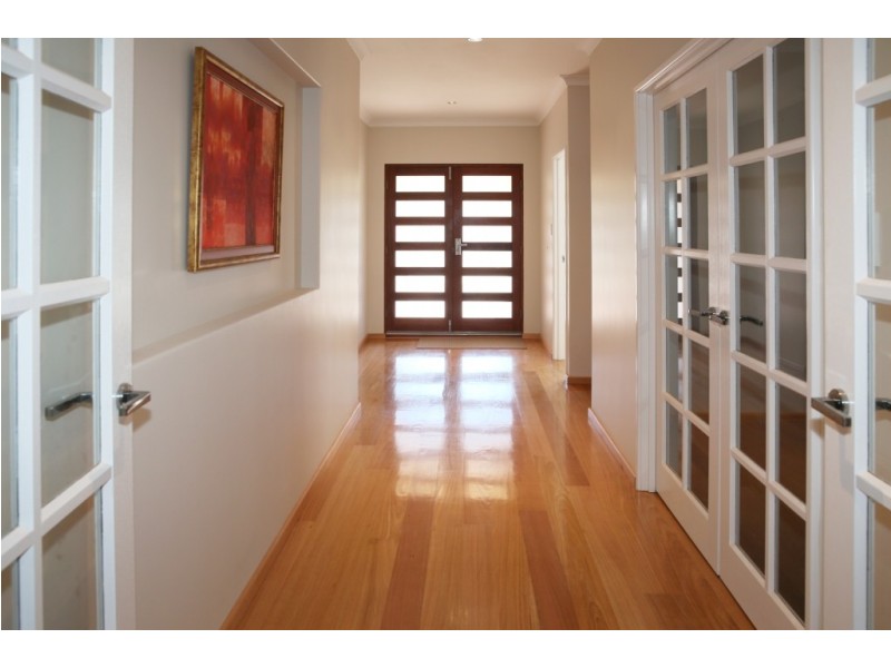 9 Surfside Terrace, Glenfield WA 6532