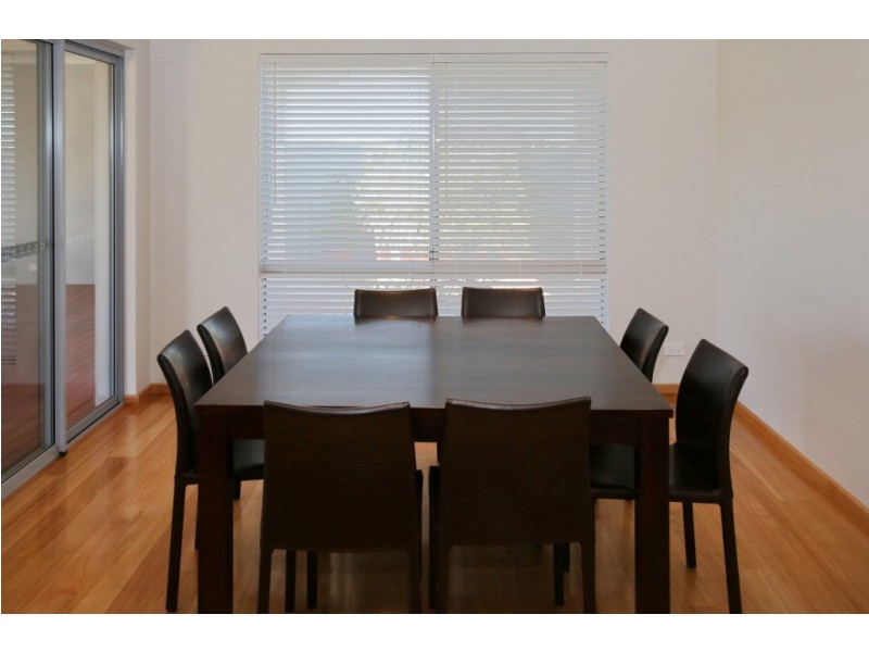 9 Surfside Terrace, Glenfield WA 6532