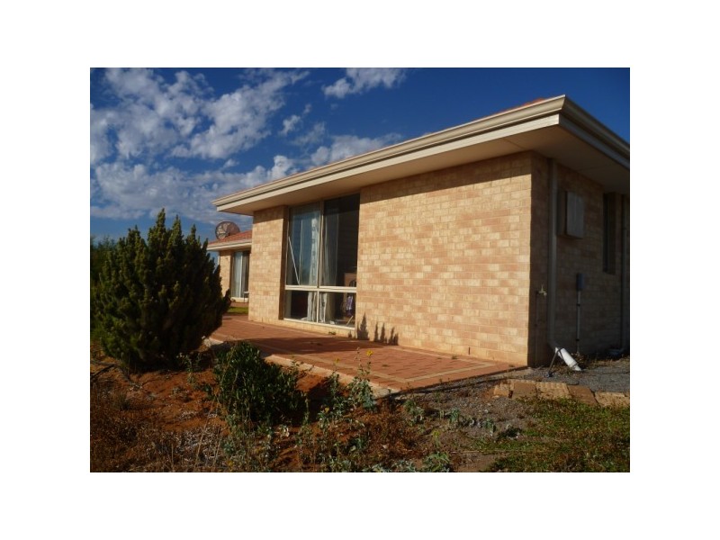 40 African Reef BVD, Greenough WA 6532