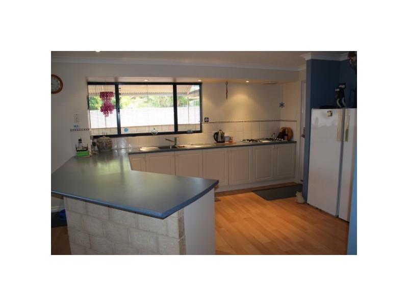 6 Shoalhaven Way, Drummond Cove WA 6532