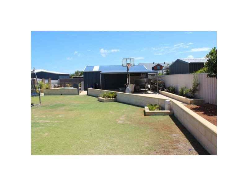 6 Shoalhaven Way, Drummond Cove WA 6532