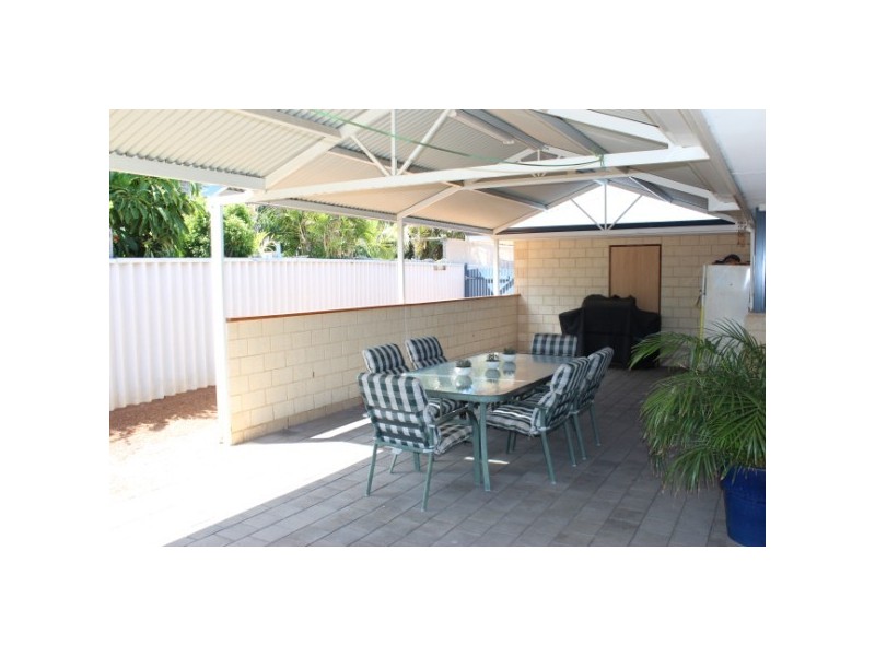 6 Shoalhaven Way, Drummond Cove WA 6532