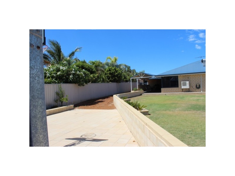 6 Shoalhaven Way, Drummond Cove WA 6532
