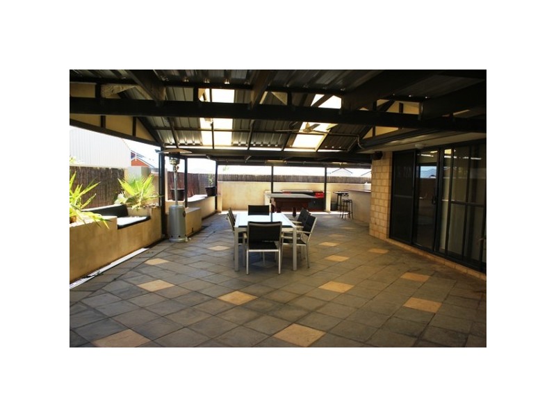 6 Clara Court, Wandina WA 6530