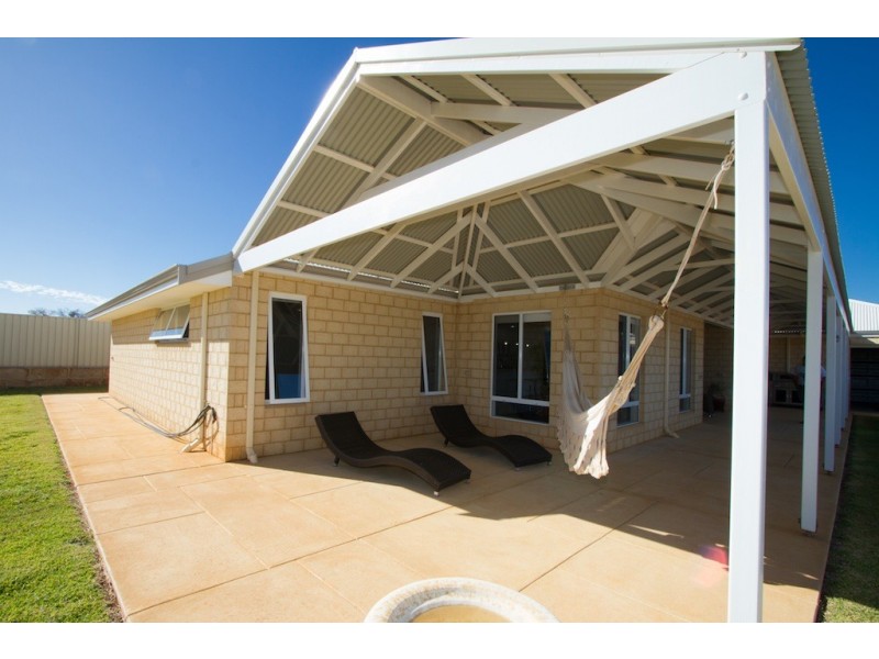 43 Reef Boulevard, Drummond Cove WA 6532