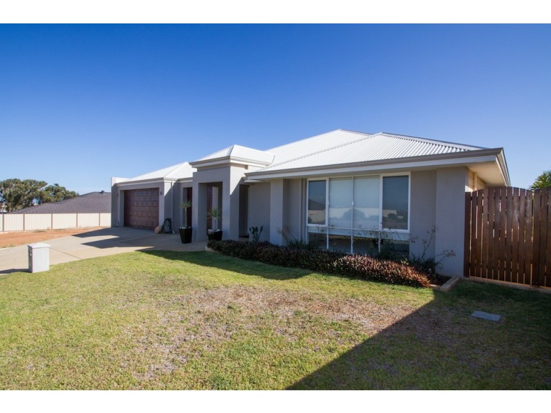 43 Reef Boulevard, Drummond Cove WA 6532