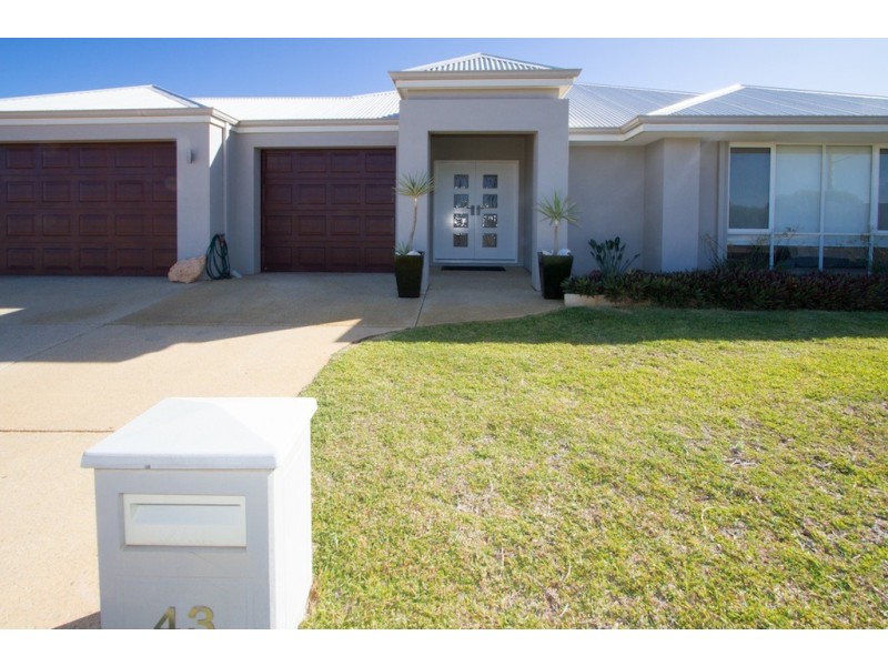 43 Reef Boulevard, Drummond Cove WA 6532