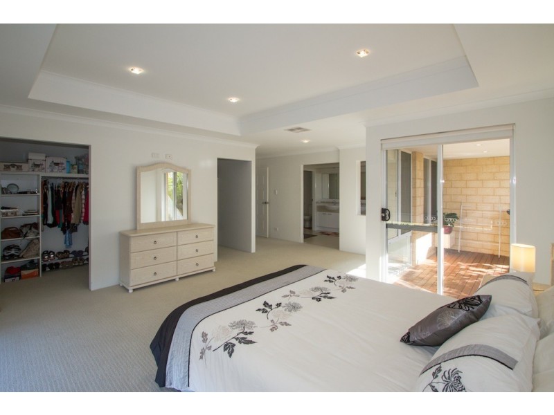 43 Reef Boulevard, Drummond Cove WA 6532