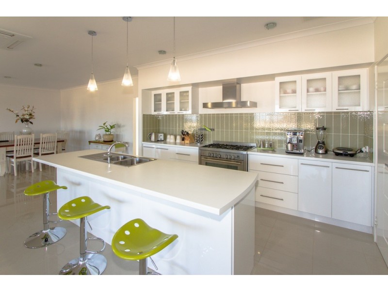 43 Reef Boulevard, Drummond Cove WA 6532