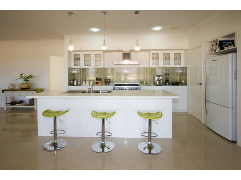 43 Reef Boulevard, Drummond Cove WA 6532